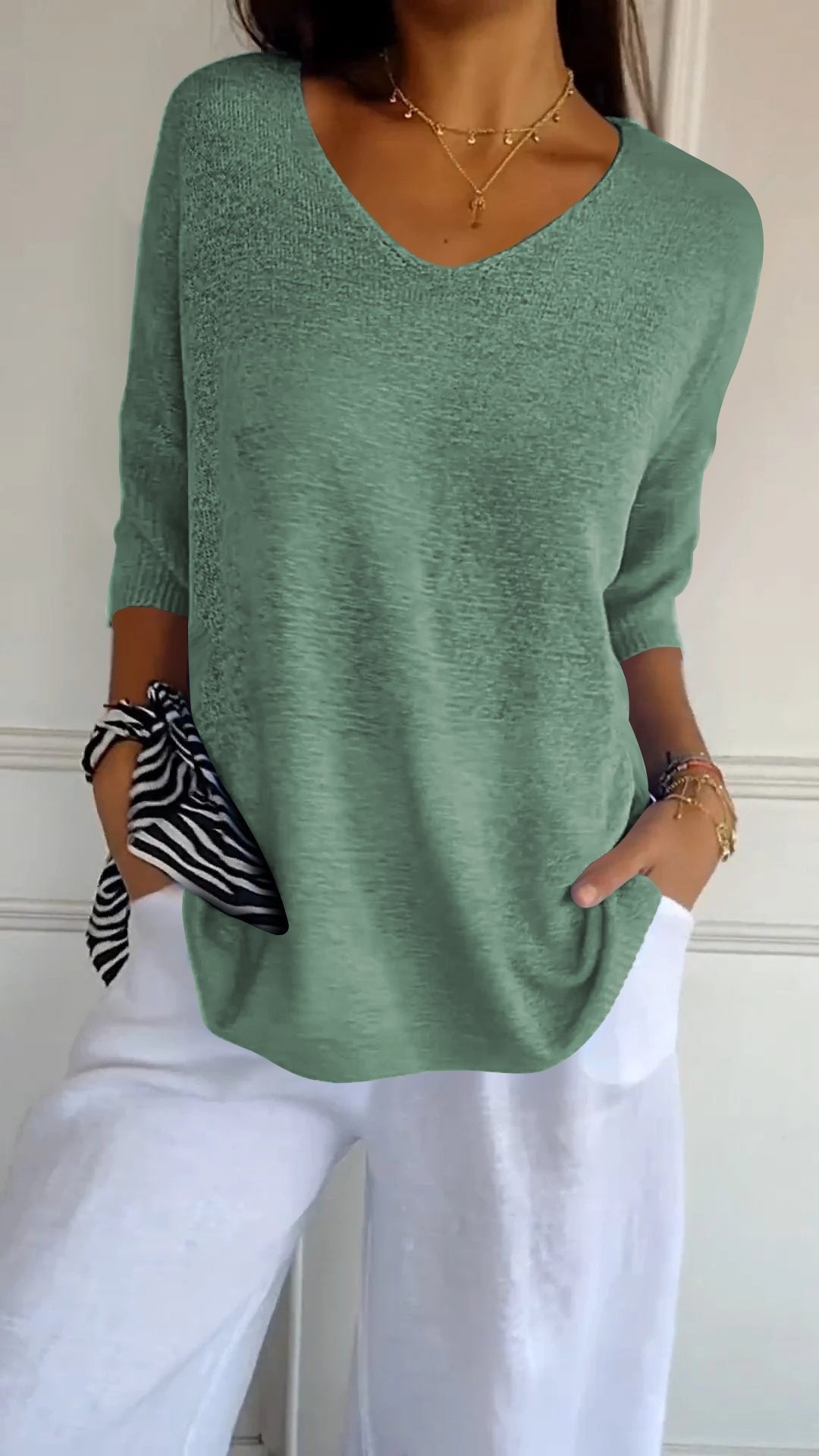 Kit 3 Blusas Luna® em Malha Leve – Decote V